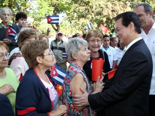 Intensas actividades del primer ministro de Vietnam en Cuba - ảnh 3