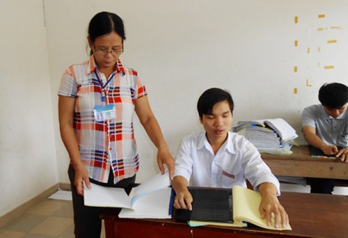 Visitar escuelas especiales en Ciudad Ho Chi Minh - ảnh 2