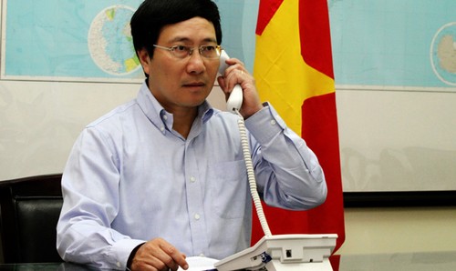 Canciller vietnamita conversa con su homólogo chino sobre la infracción en Mar Oriental - ảnh 1