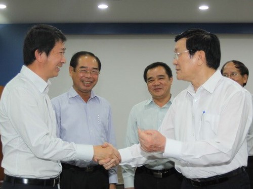 Presidente vietnamita se reúne con empresarios extranjeros en Binh Duong - ảnh 1