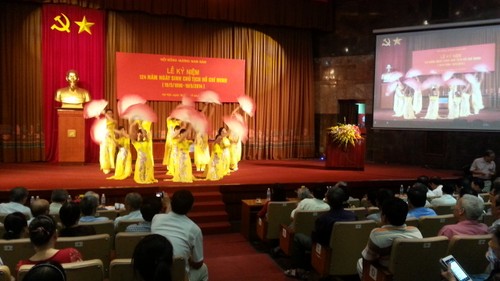 Vietnam conmemora aniversario 124 del natalicio del presidente Ho Chi Minh - ảnh 2
