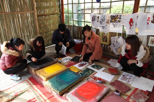 Aldea de pintura de Dong Ho, lugar que guarda el alma nacional en papel rojo - ảnh 4