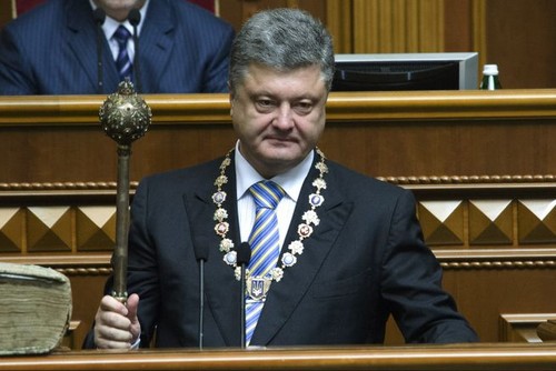 Petro Poroshenko investido presidente de Ucrania - ảnh 1