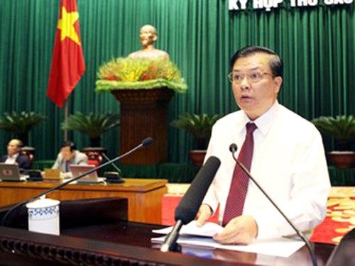 Miembros del Gobierno vietnamita comparecen ante el Parlamento - ảnh 2