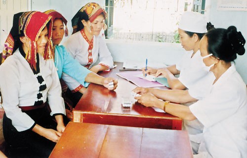 Reducción de pobreza, logro más destacado de Vietnam en garantía de derechos humanos - ảnh 2