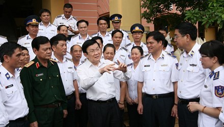 Pueblo vietnamita persiste en defender a toda costa la soberanía nacional - ảnh 1