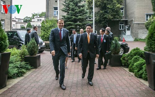 Vietnam y Polonia afianzan relaciones de amistad y cooperación integral - ảnh 1