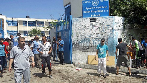 Otro bombardeo de Israel sobre escuela de la ONU cobra más vidas palestinas - ảnh 1