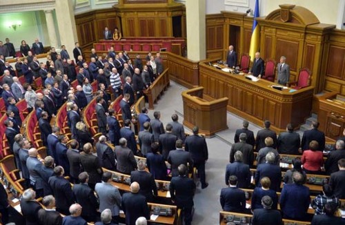 Presidente de Ucrania disuelve el Parlamento - ảnh 1