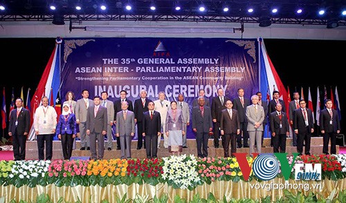 Afirma Asamblea Interparlamentaria de ASEAN su papel en futura Comunidad regional - ảnh 1