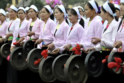 Gongs y batintines en la vida de la etnia Muong  - ảnh 1