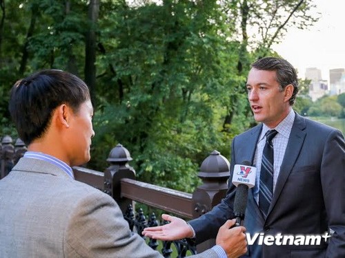 Académico estadounidense aprecia artículo del premier vietnamita  - ảnh 1