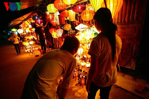 Belleza mágica de faroles tradicionales en Hoi An - ảnh 11