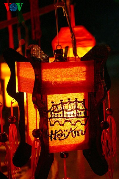 Belleza mágica de faroles tradicionales en Hoi An - ảnh 14