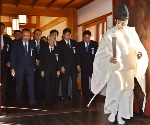Condenan Corea del Sur y China visita de legisladores japoneses al templo de Yasukuni - ảnh 1