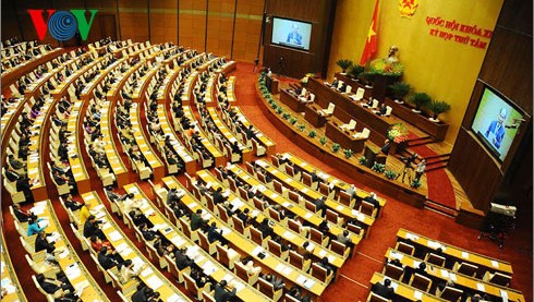 Prosiguen perfeccionamiento de leyes en sesiones parlamentarias de Vietnam - ảnh 1