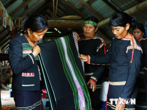 Participa Vietnam en octava Feria internacional de “Arte Textil” - ảnh 1