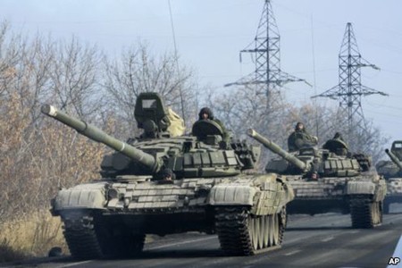 Niega Rusia envío de vehículos militares a Ucrania - ảnh 1