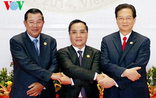 Promueven coordinación en triángulo del desarrollo Camboya – Laos - Vietnam - ảnh 2