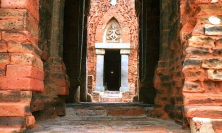 Restauración y conservación de reliquias históricas de la etnia Cham en Ninh Thuan - ảnh 2