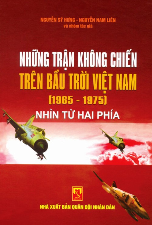 Presentan tres libros por los 70 años del Ejército Popular de Vietnam - ảnh 3