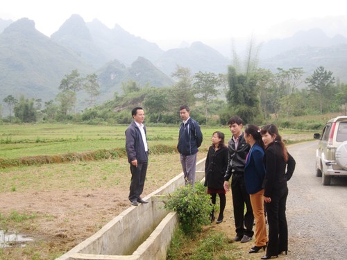 La construcción de nuevo campo en la comuna San Thang, provincia Lai Chau - ảnh 2