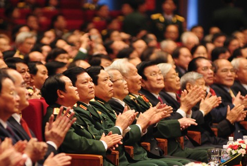 Conmemoran el septuagésimo aniversario del Ejército Popular de Vietnam  - ảnh 1