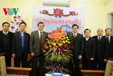 Frente patriótico de Vietnam felicita comunidad evangélica por Navidad - ảnh 1