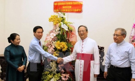 Felicitan autoridades de Ciudad Ho Chi Minh a católicos y protestantes por Navidad  - ảnh 1