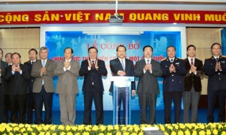 Aplican en Vietnam única ventanilla en procedimientos del sector financiero y comercial - ảnh 1