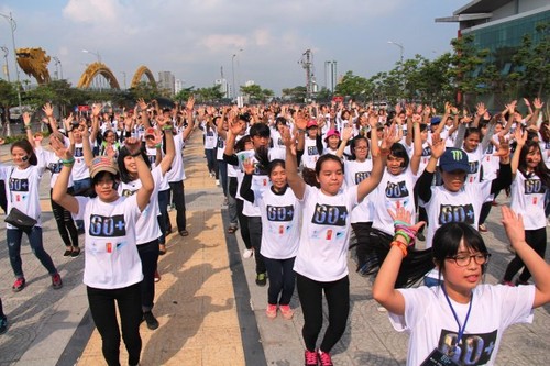 Ponen en marcha campaña de Hora del Planeta 2015 en Vietnam - ảnh 1