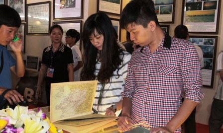 Exhiben pruebas históricas de soberanía sobre Hoang Sa y Truong Sa  - ảnh 1