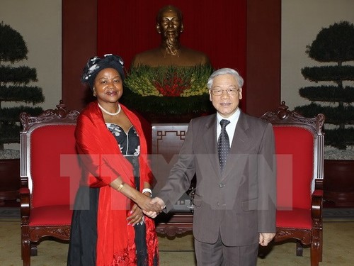 Recibe líder partidista vietnamita a delegación parlamentaria de Sudáfrica - ảnh 1