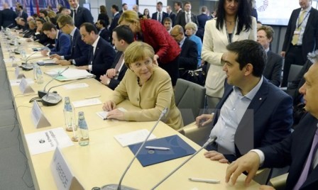 Acreedores europeos acuerdan cerrar las negociaciones de deuda con Grecia  - ảnh 1