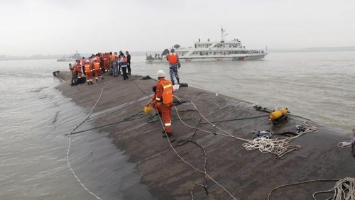 Aumenta número de muertos en el naufragio del barco “Estrella del Oriente” de China - ảnh 1