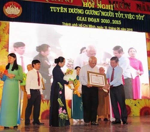 Honran a 125 ciudadanos vietnamitas sobresalientes - ảnh 1