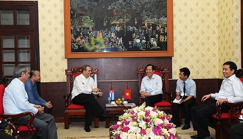Visita Cuba delegación de periódico vietnamita  - ảnh 1