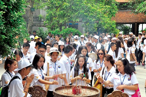 Campamento Veraniego une a jóvenes vietnamitas en el exterior y de Ciudad Ho Chi Minh - ảnh 1
