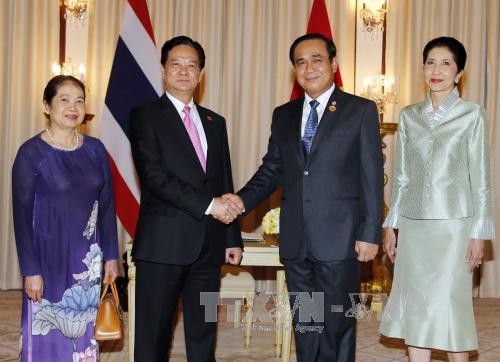 Realizan gobernantes de Vietnam y Tailandia conversaciones oficiales y reunión conjunta de gabinete  - ảnh 1