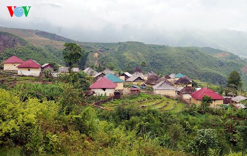 Vivienda tradicional de los Ha Nhi en la montaña Kin Chu Phìn - ảnh 1