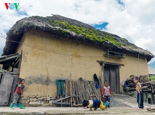 Vivienda tradicional de los Ha Nhi en la montaña Kin Chu Phìn - ảnh 3