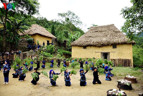 Vivienda tradicional de los Ha Nhi en la montaña Kin Chu Phìn - ảnh 5