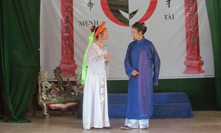 Se presenta “Truyen Kieu” en escenario ¨cheo¨ de la aldea Chuong - ảnh 2