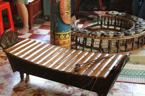 Concierto de instrumentos tradicionales del pueblo jemer en la Pagoda Doi - ảnh 2