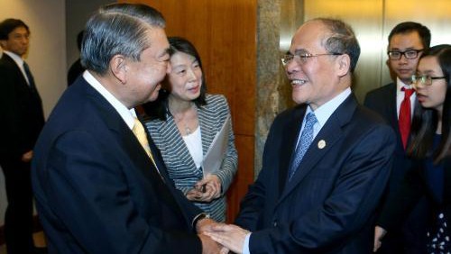 Presidente del Parlamento vietnamita se reúne con el titular de la Cámara Baja de Japón - ảnh 1