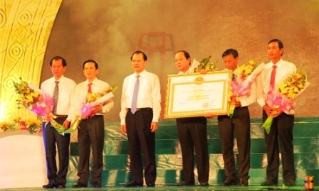 Vicepremier exige acelerar reestructuración agrícola y modernización rural en Hau Giang  - ảnh 1