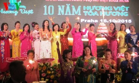 Mujeres vietnamitas en ultramar conmemoran el Día Nacional de la Mujer - ảnh 1