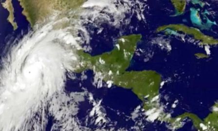 Huracán Patricia azota México - ảnh 1