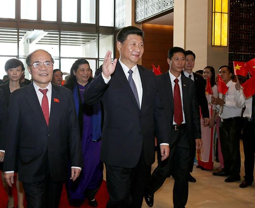 Xi Jinping habla en el Parlamento vietnamita tras reunirse con su presidente - ảnh 1
