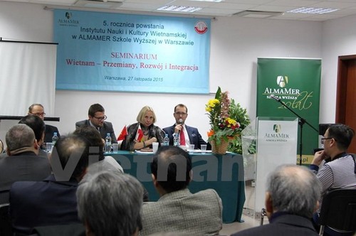 Celebran en Polonia seminario “Vietnam: Renovación- Desarrollo- Integración” - ảnh 1